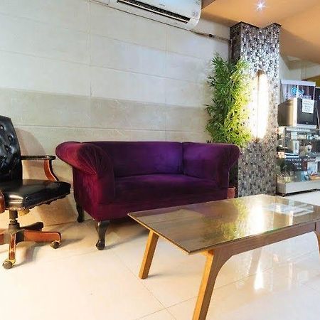 Sir William'S Hotel Quezon City Extérieur photo