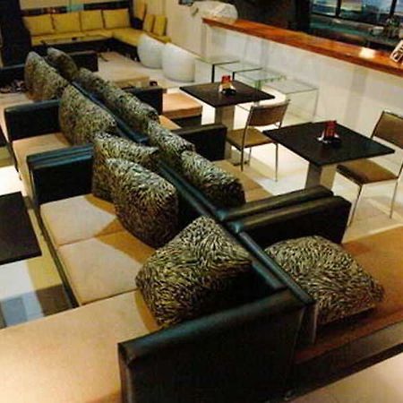 Sir William'S Hotel Quezon City Extérieur photo