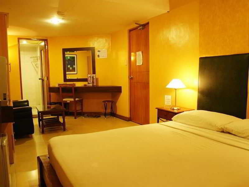 Sir William'S Hotel Quezon City Extérieur photo