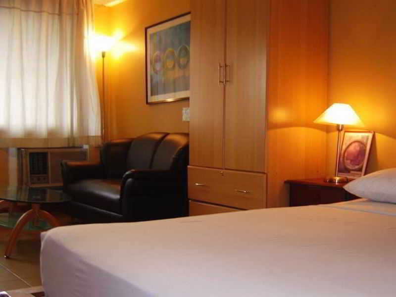 Sir William'S Hotel Quezon City Extérieur photo