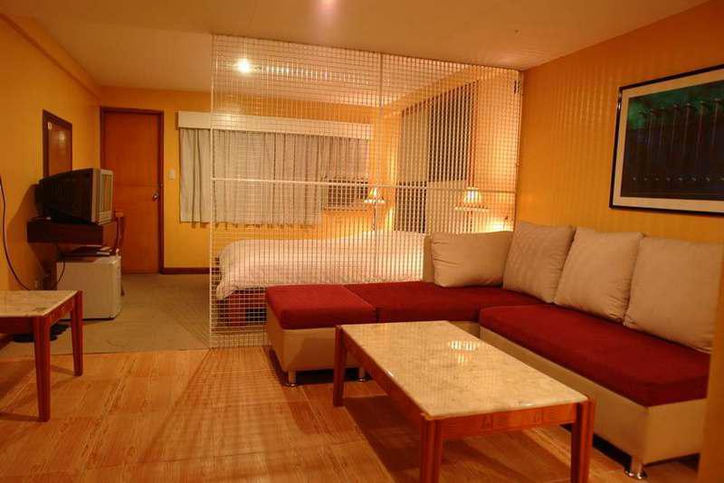 Sir William'S Hotel Quezon City Extérieur photo